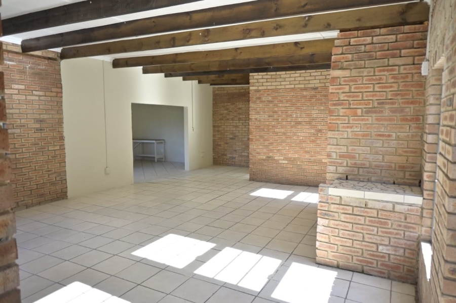 3 Bedroom Property for Sale in Summerpride Eastern Cape